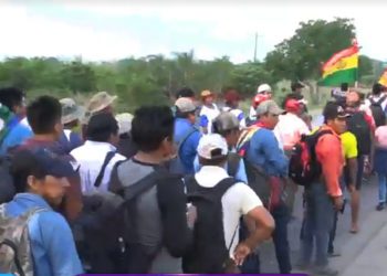 Otra marcha se dirige al centro cruceño, esta vez con pliego petitorio para la Gobernación