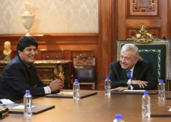 Morales se reúne con AMLO y éste le dice ‘leal dirigente del pueblo de Bolivia’