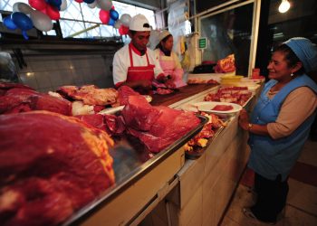 Un viceministro acusa a la oposición de generar ‘incertidumbre’ con el precio de la carne