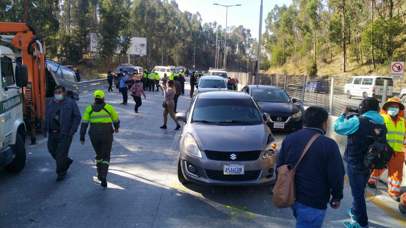 Una colisión múltiple en la Autopista La Paz-El Alto afecta a 11 vehículos
