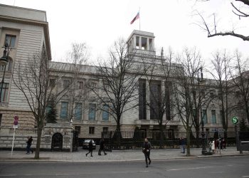 Un diplomático ruso apareció muerto fuera de la embajada en Berlín