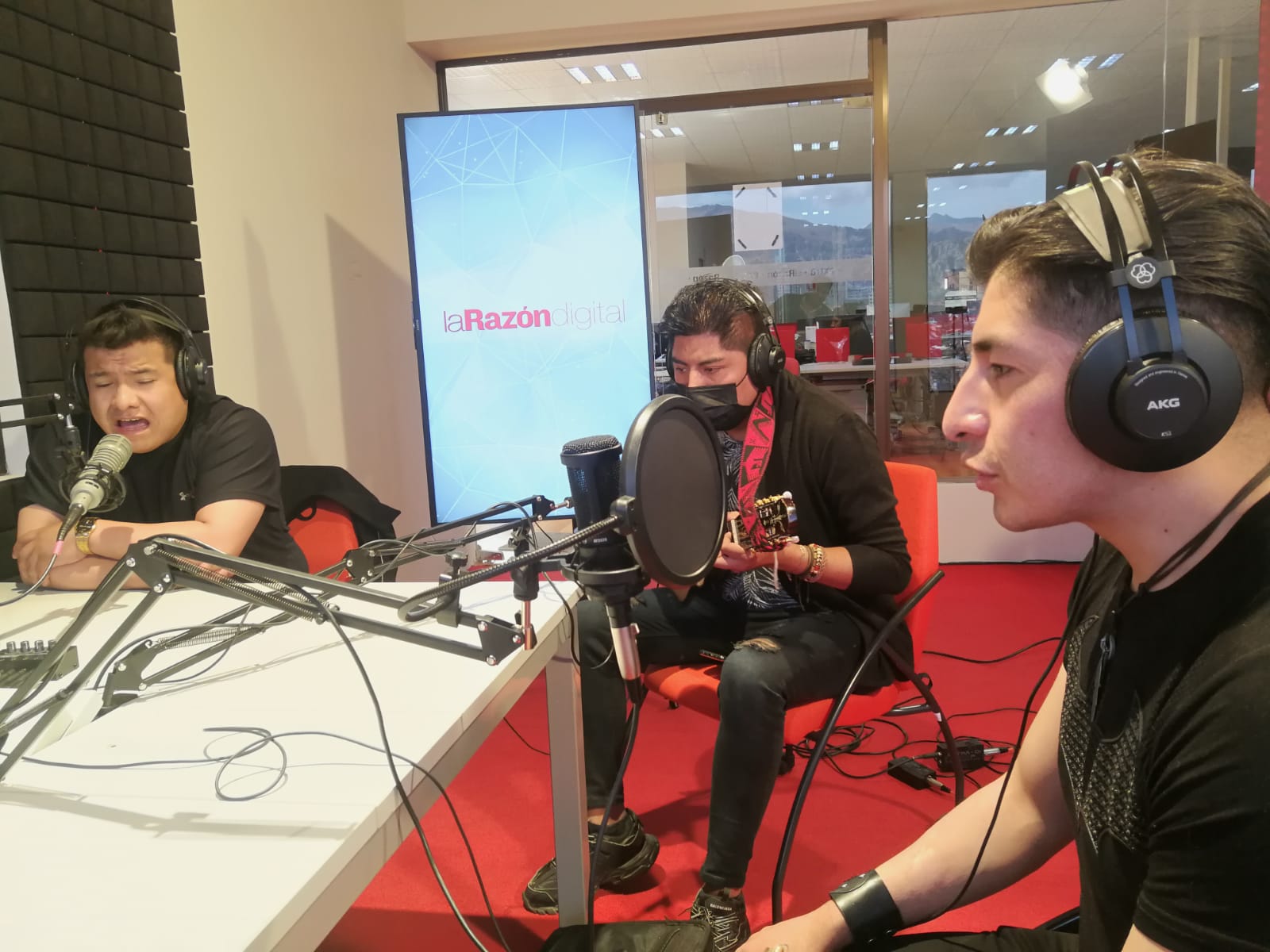 Pasiones, ‘hacemos algo que muchos músicos tienen miedo de hacer: cosas nuevas’