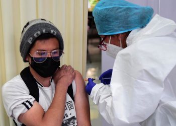 COVID-19: Salud autoriza la vacunación de los menores desde los 12 años