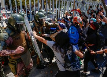 Chile busca nuevo presidente que tome el timón mientras «recalcula su ruta»