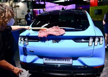 Fabricantes de coches se fijan 2040 como fecha límite para acabar con vehículos contaminantes