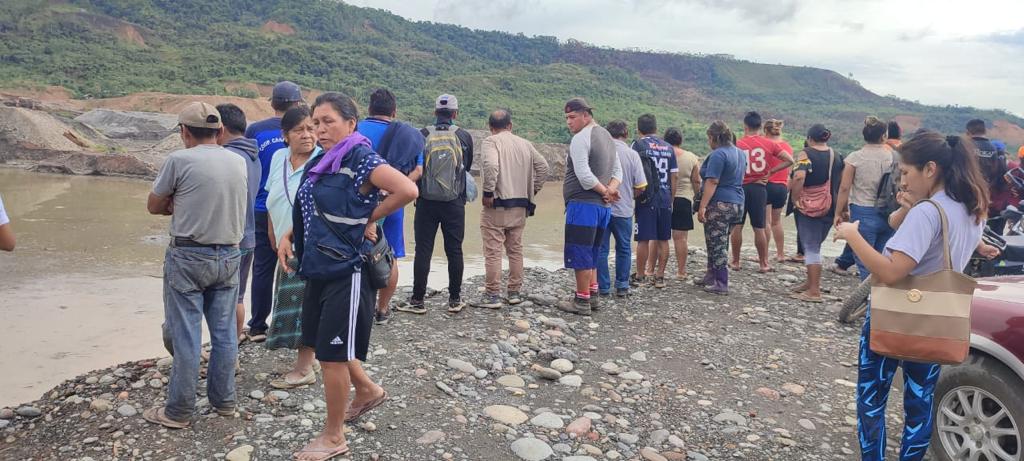 Militares buscan a seis personas desaparecidas tras desborde de río Mapiri