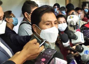 Salud analiza demanda penal contra Rómulo Calvo por ‘atentar contra la salud pública’