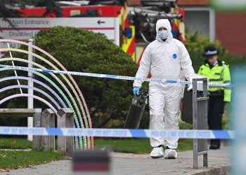 Reino Unido eleva a «grave» el riesgo de amenaza terrorista tras explosión de taxi en Liverpool