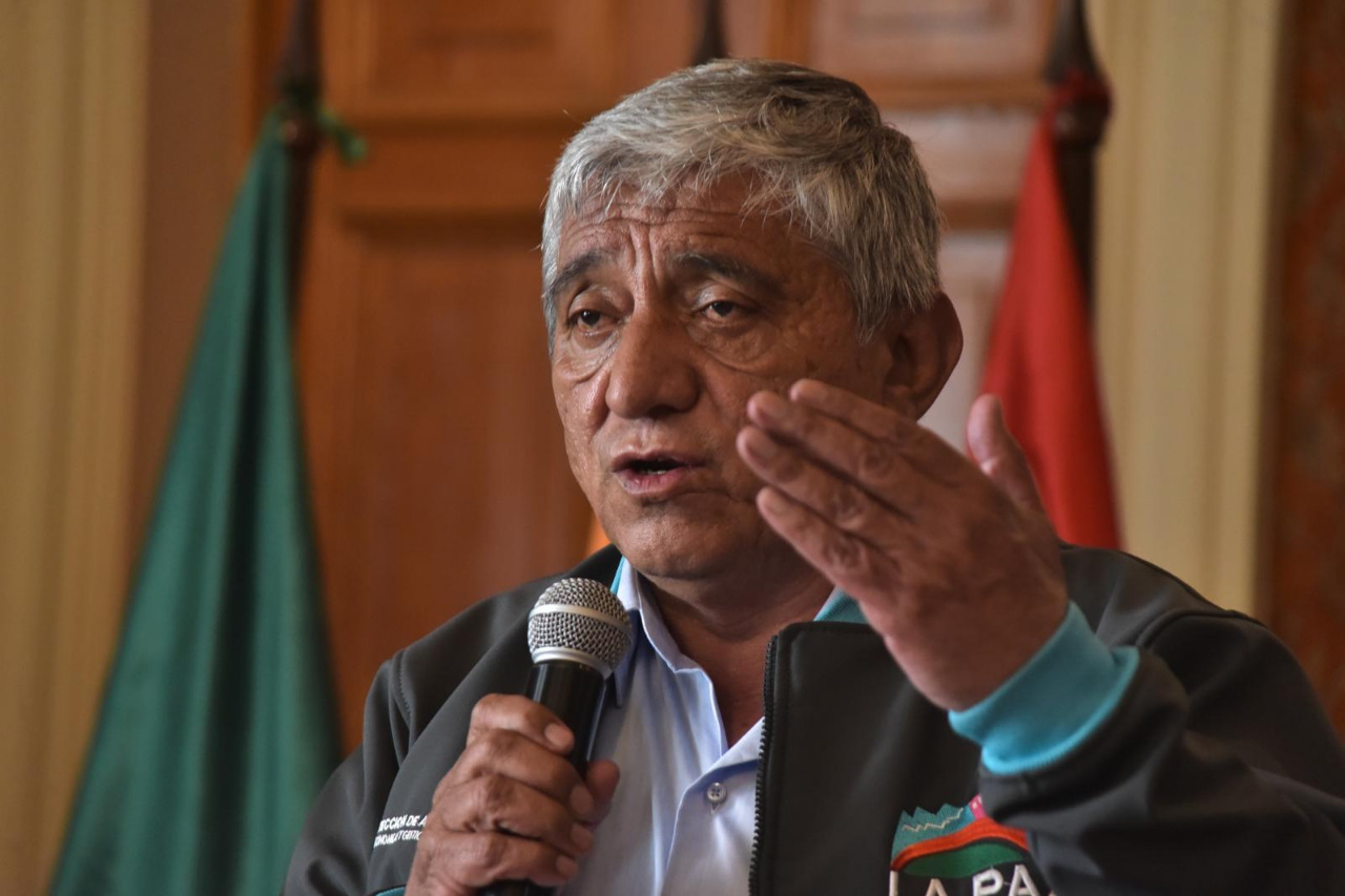 Arias se declara autonomista y dice que no es momento de discutir el federalismo