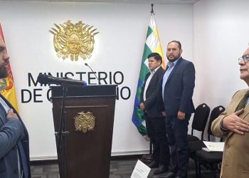 Aguilera, excomandante de la Policía, jura como viceministro de Régimen Interior