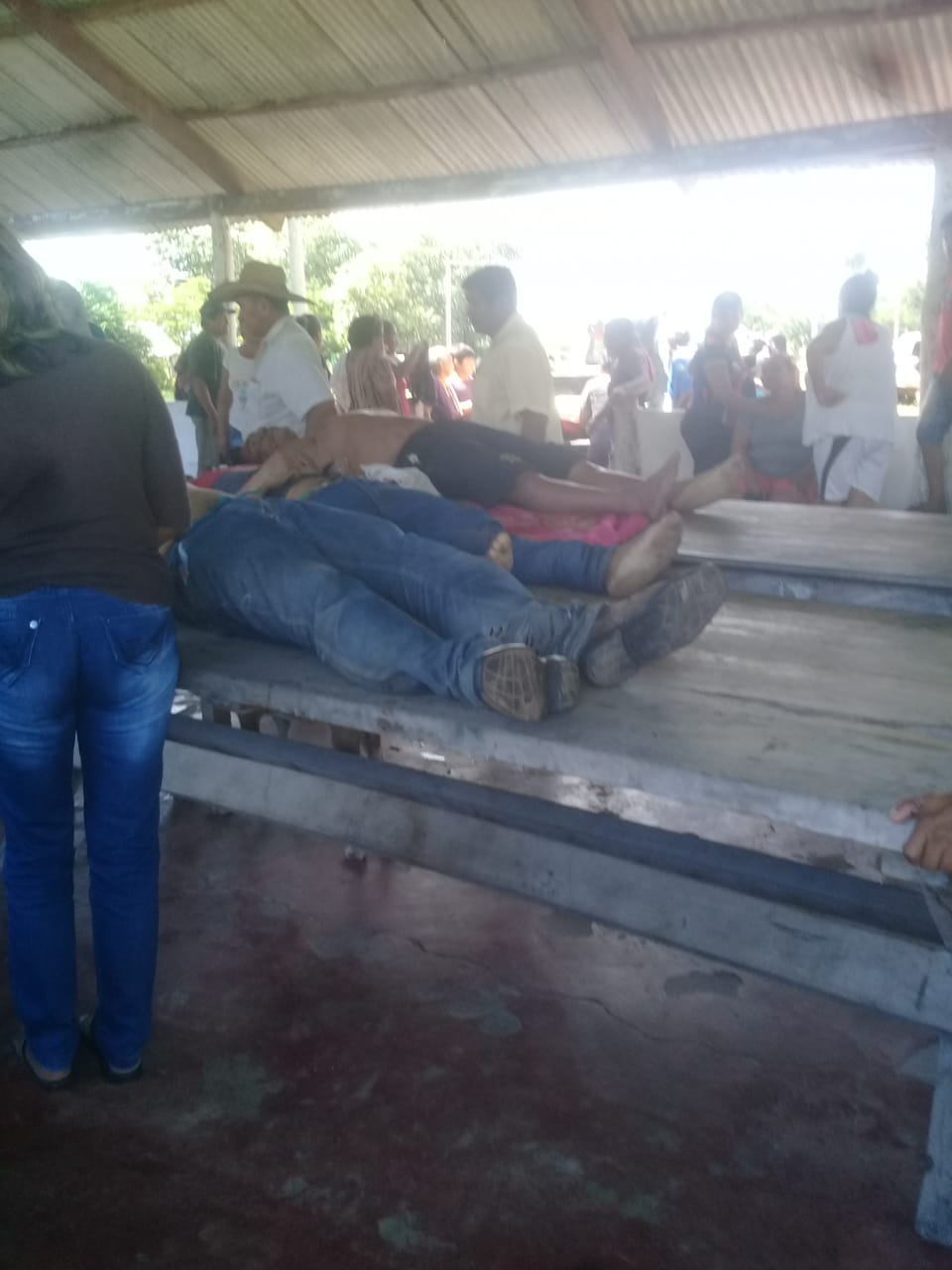 Los cuerpos fueron llevados a la morgue.
