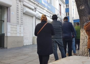 Clientes de Fassil en La Paz, muy molestos; no pueden retirar sus ahorros