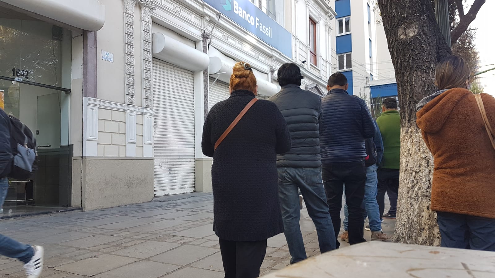 Clientes de Fassil en La Paz, muy molestos; no pueden retirar sus ahorros