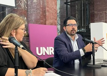 Adalberto Méndez en un evento internacional en Rosario, Argentina, en 2022.