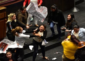 Bochorno en la Asamblea