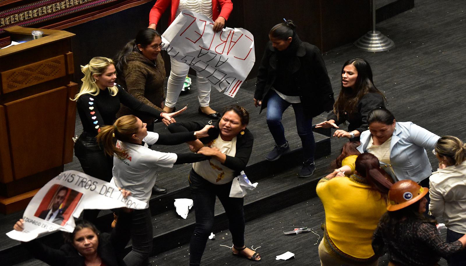 Bochorno en la Asamblea