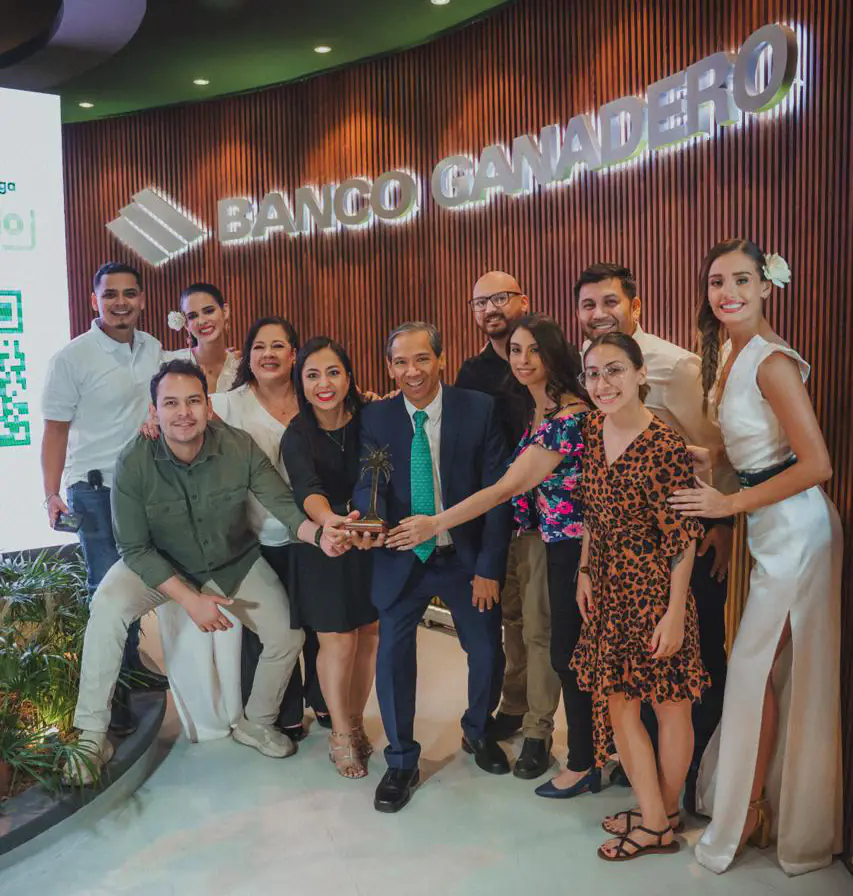 Ganadero gana la Palmera Dorada con la experiencia digital más interactiva de la Expocruz