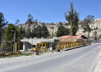 Avanzan las obras en el puente Víctor Paz Estenssoro en La Paz. FOTO: GAMLP