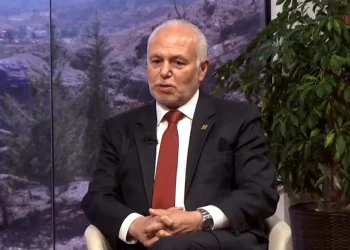 Embajador de Ecuador propone conectividad aérea con Bolivia