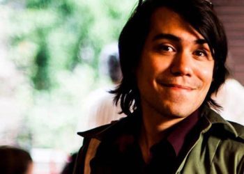 Artista disidente detenido y acusado de ‘incitación’ al volver a Cuba