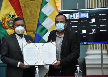 Bolivia acuerda con una firma canadiense la eventual producción de vacunas sin patente