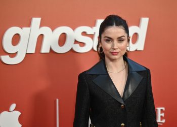 La actriz cubana Ana de Armas, en la presentación del filme 'Ghosted'. Foto: AFP