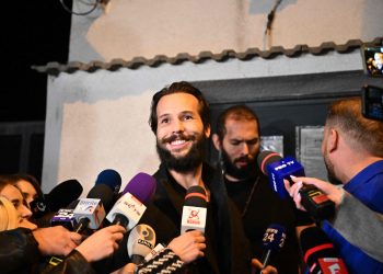Andrew Tate estuvo preso tras una detención en diciembre por acusaciones de supuesto proxenetismo. Foto: AFP