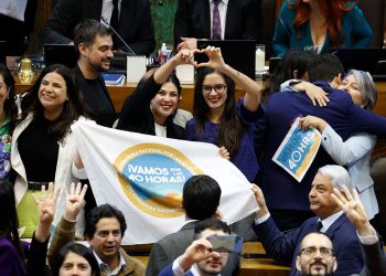 aprobacion_de_ley_jornada_laboral_chile.jpg