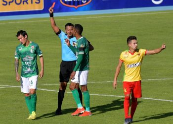 Los clubes apuntan a árbitros como origen de su derrota