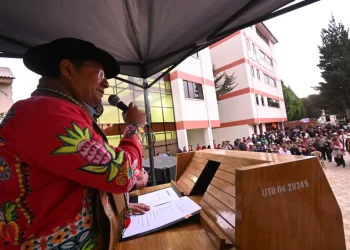 Arce promulga ley para crédito de $us 46 millones en carreteras