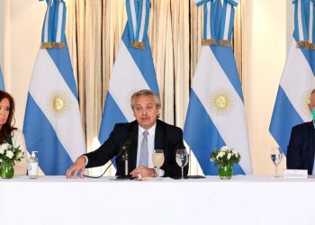 El Gobierno argentino pide a Buenos Aires que reconsidere su decisión de limitar el distanciamiento escolar