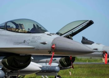 aviones_f16.jpg