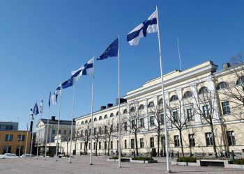 bandera_de_finlandia_otan.jpg