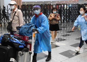 Japón detecta primer caso de variante ómicron del coronavirus