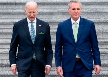 biden-y-mccarthy.jpg