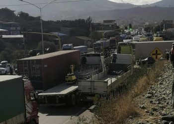 Transporte pesado desconoce el acuerdo suscrito con el Gobierno y mantiene bloqueos