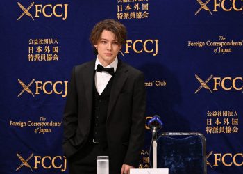 El cantante japonés-brasileño Kauan Okamoto. Foto: AFP