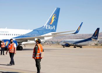 El viceministro Jorge Silva anunció sanciones contra BoA por el retraso de un vuelo.