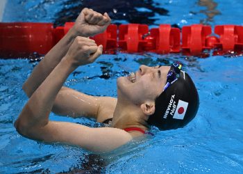 La japonesa Ohashi destrona a Hosszu en 400 m estilos y da el primer oro al anfitrión