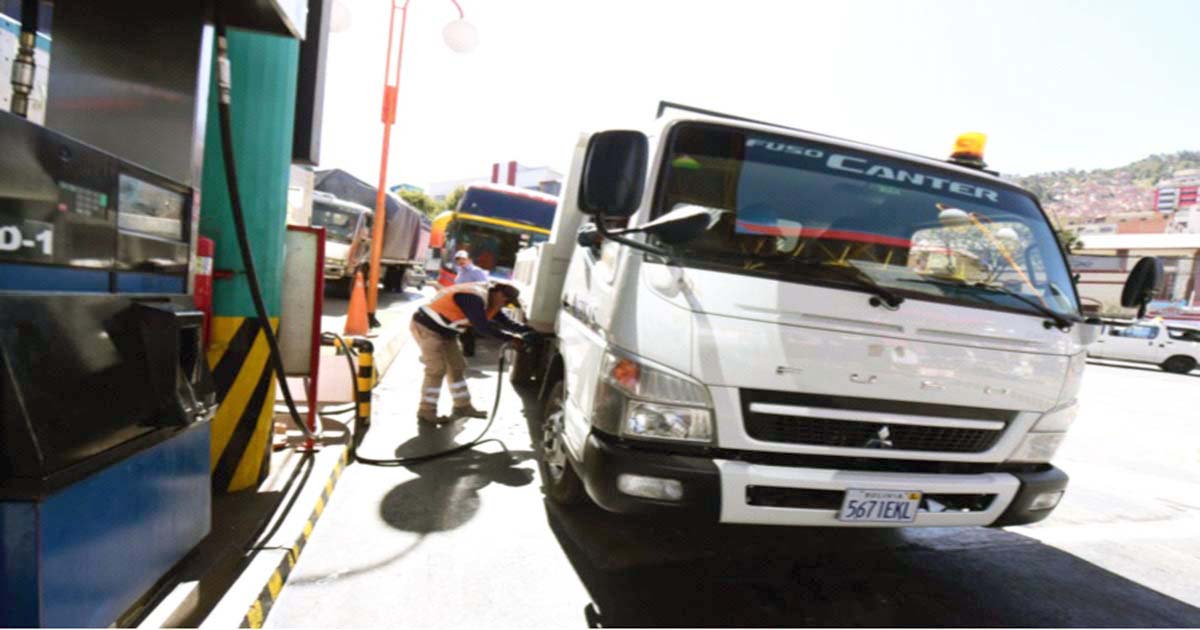 Venta de combustible subvencionado a los consumidores.