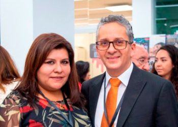 Pamela Vargas y Mauricio Lavadenz, en el II Congreso Internacional de Odontología.