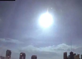 El destello que se vio en el cielo de Kiev. Foto: Milenio.com