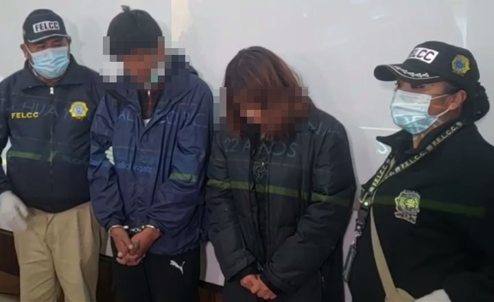 La Policía presenta a los dos presuntos descuartizadores de un estudiante de la UPEA