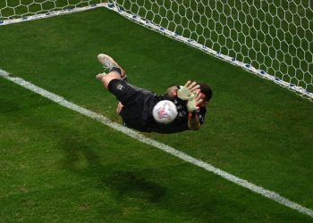 ‘Dibu’ Martínez, como Messi, del potrero argentino a la escuela europea