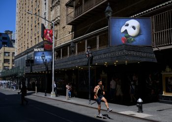 Anuncio de ‘El fantasma de la Ópera’, en Broadway. Foto: AFP