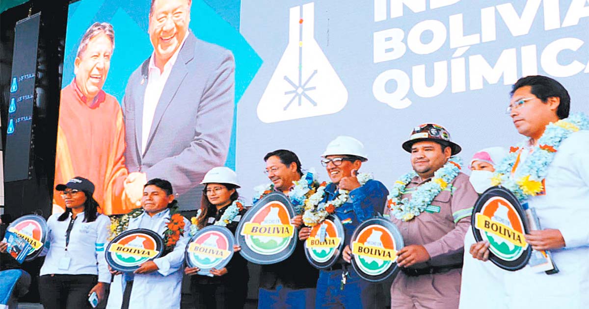 El presidente Arce anuncia la industria de la química básica.