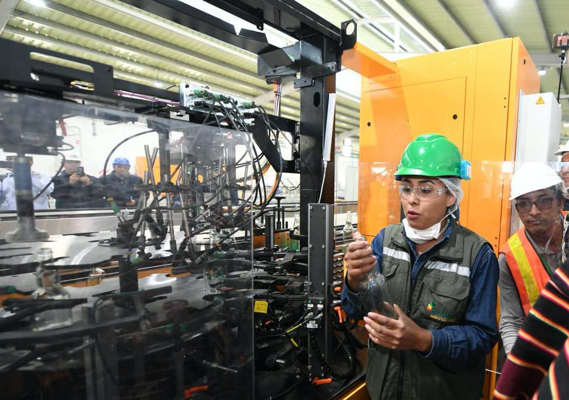 Con una inversión de Bs 3.814 millones, el Sedem implementa 21 industrias