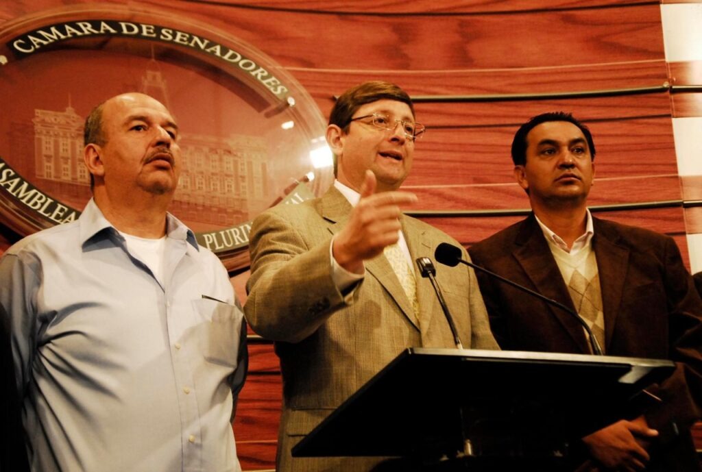 Investigan a exministros Núñez y Ortiz por presuntas irregularidades