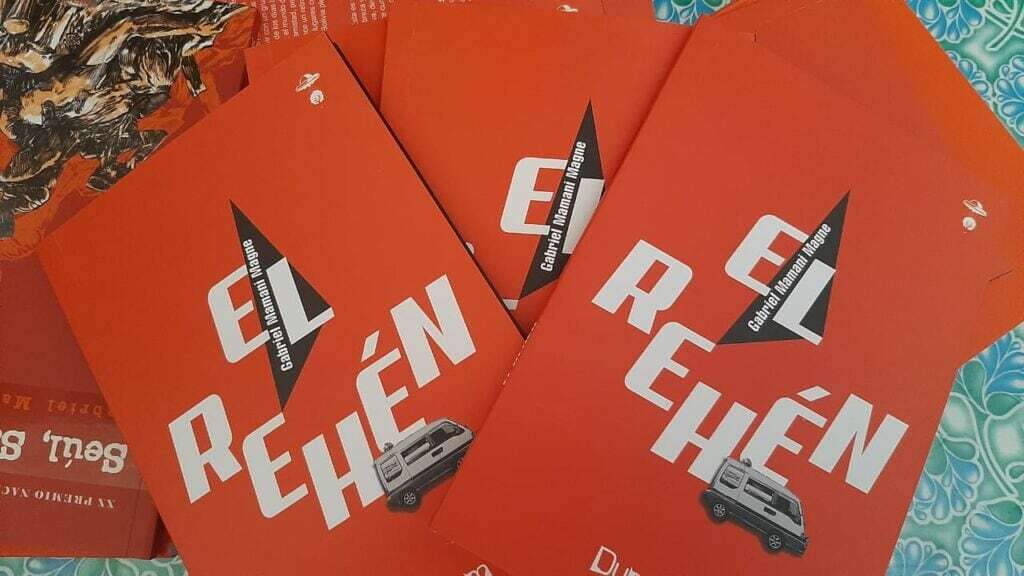 ‘El rehén’: El mundo adulto, entrar al simulacro