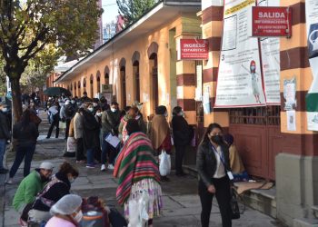 filas_hospital_de_clinicas..jpg